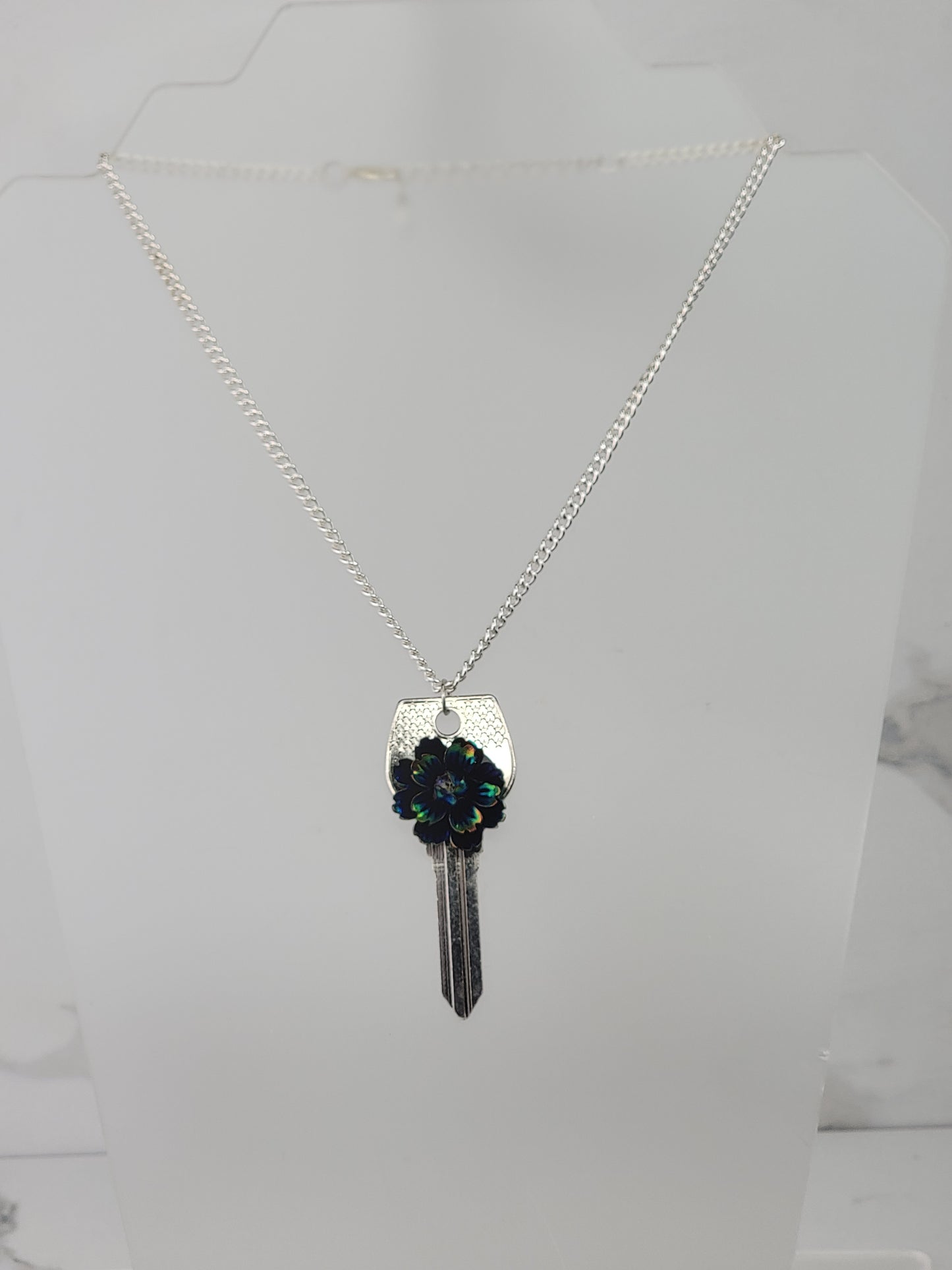Blue Eyed Susan Necklace