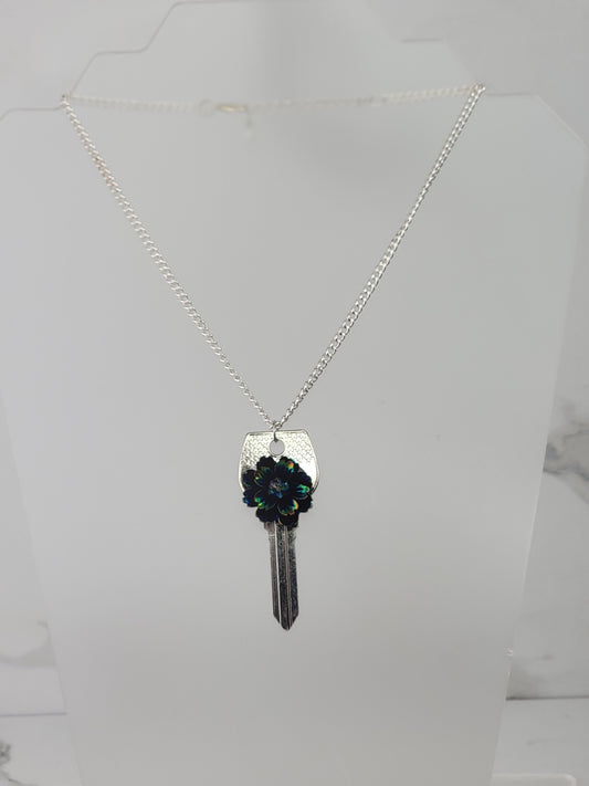 Blue Eyed Susan Necklace